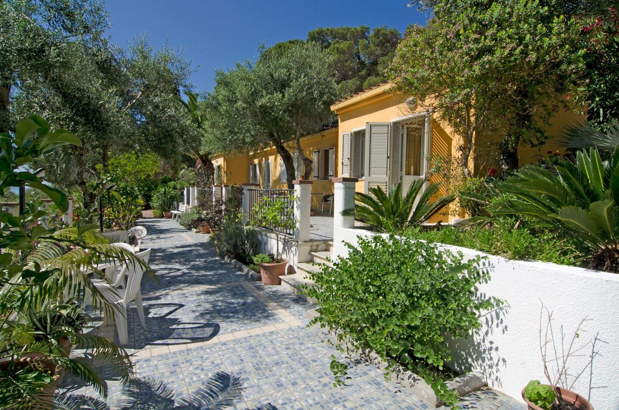 Paola 3* Carloforte (Isola di San Pietro)
