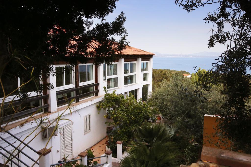 Paola 3* Carloforte (Isola di San Pietro)