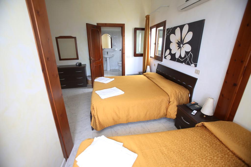 Paola Hotel Carloforte (Isola di San Pietro)